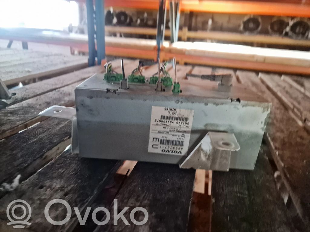 Volvo V70 Sound amplifier 