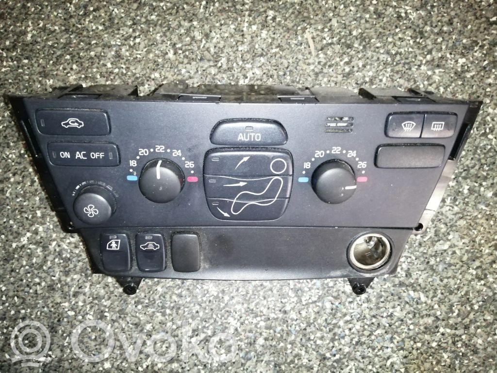Volvo V70 Climate control unit 