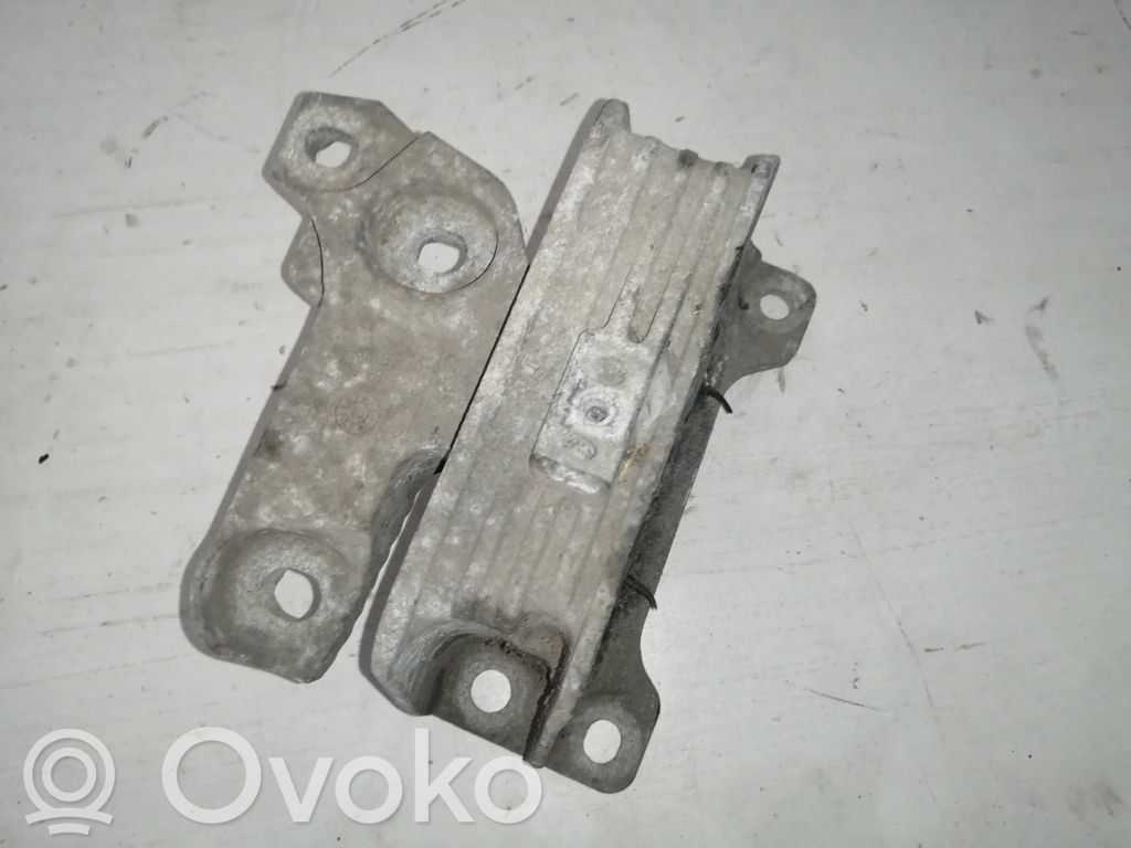 Renault Master III Engine mount bracket 