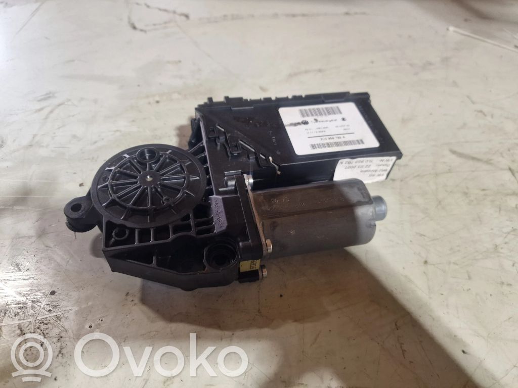 Volkswagen Touareg I Motor macara geam ușă spate 