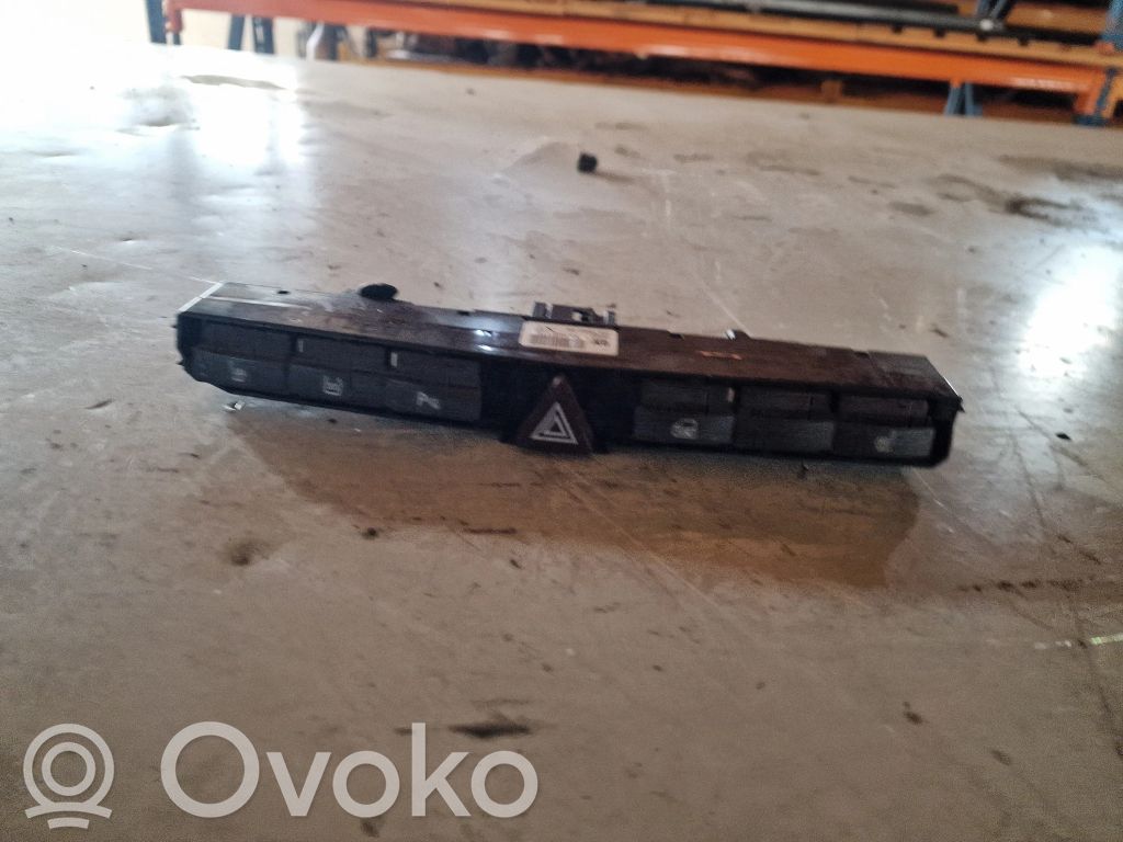 Opel Astra H A set of switches 