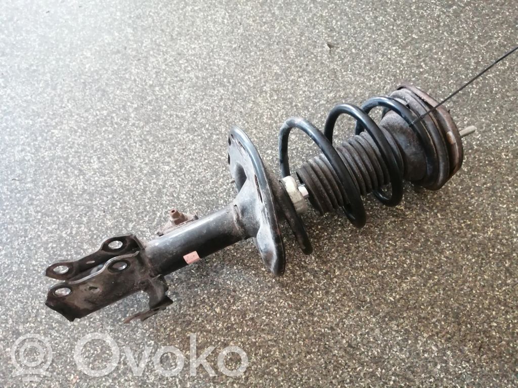 Toyota Verso Priekšpusē amortizators ar atsperi 