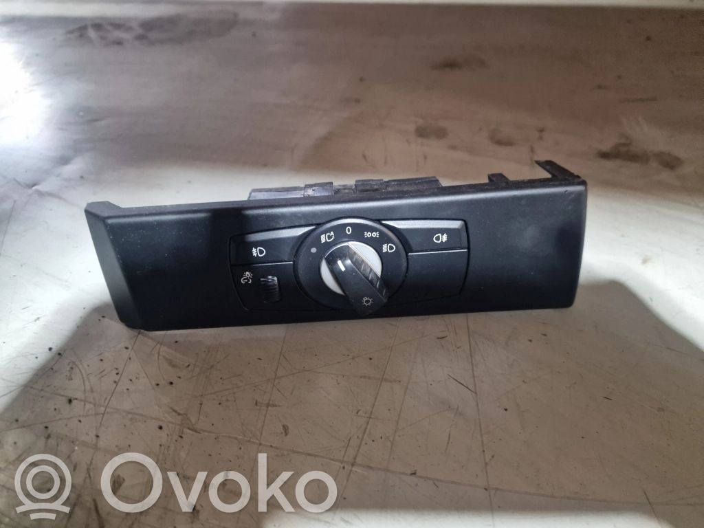 BMW 5 E60 E61 Šviesų jungtukas 