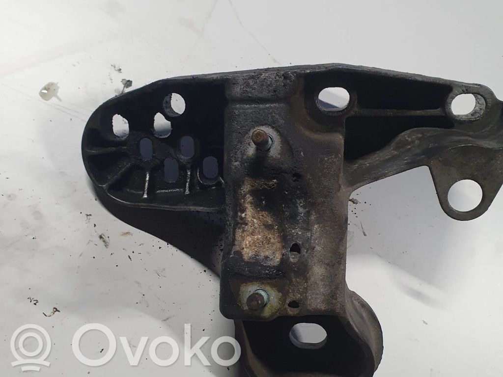 Audi A6 Allroad C5 Engine mounting bracket 