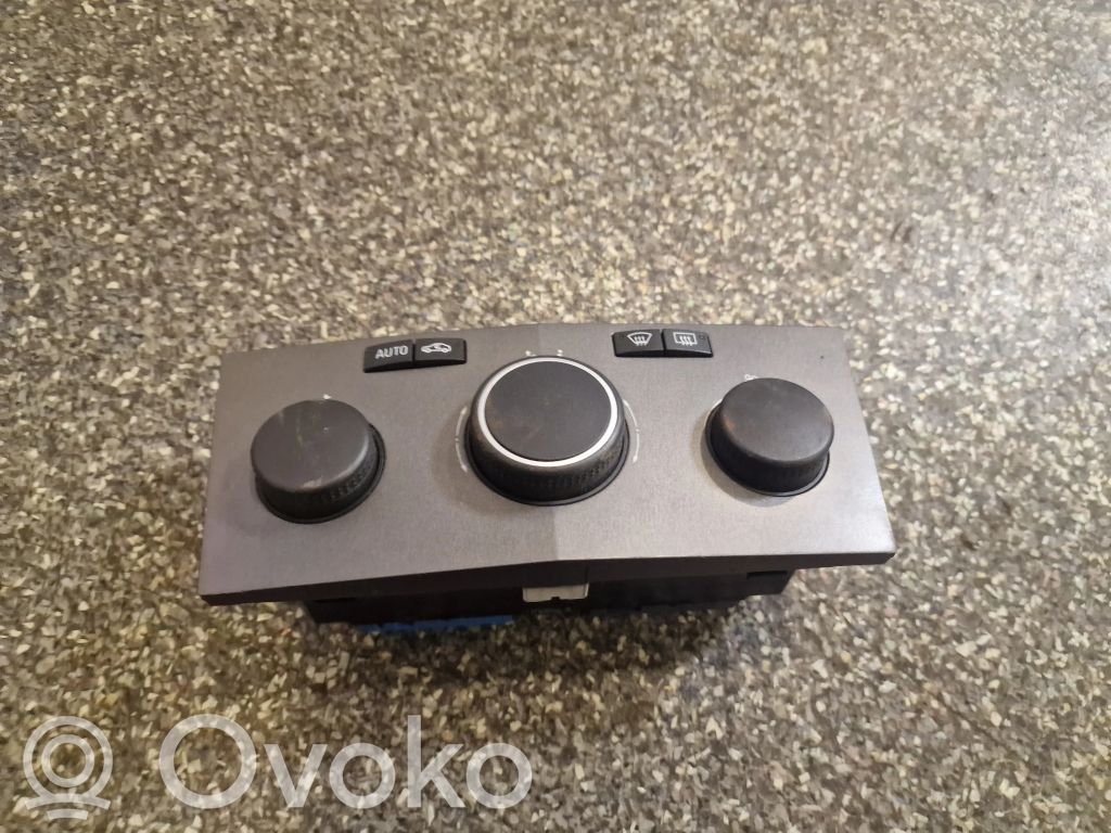 Opel Zafira B Climate control unit 