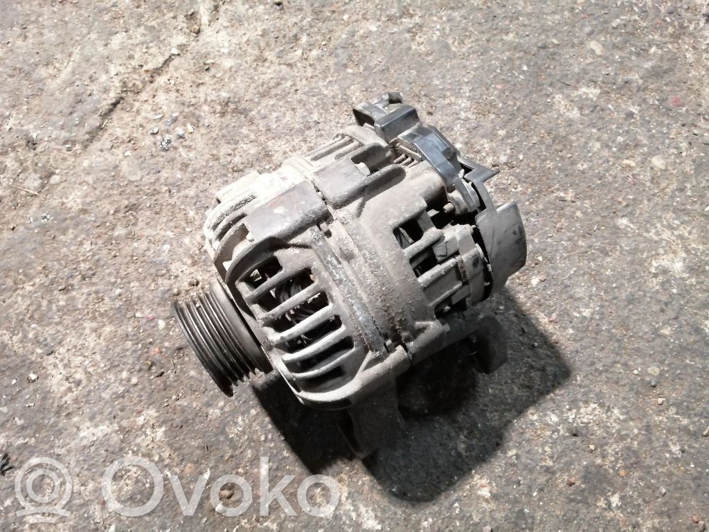 Opel Astra H Alternador 