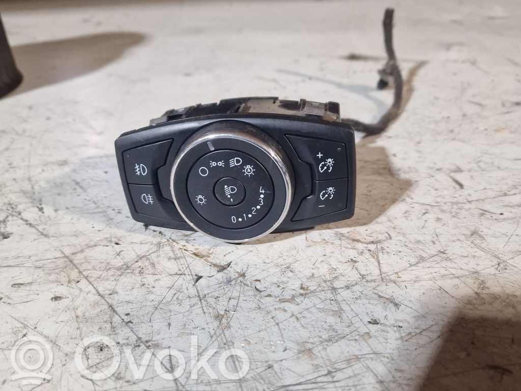 Ford Focus Light switch 