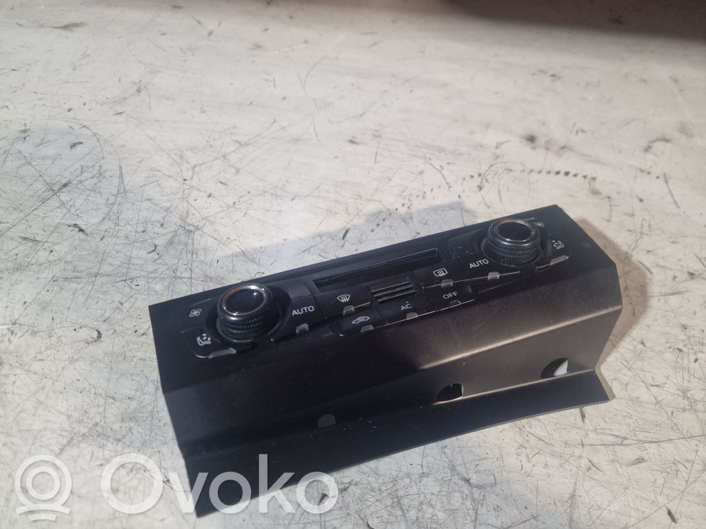 Audi A5 8T 8F Climate control unit 