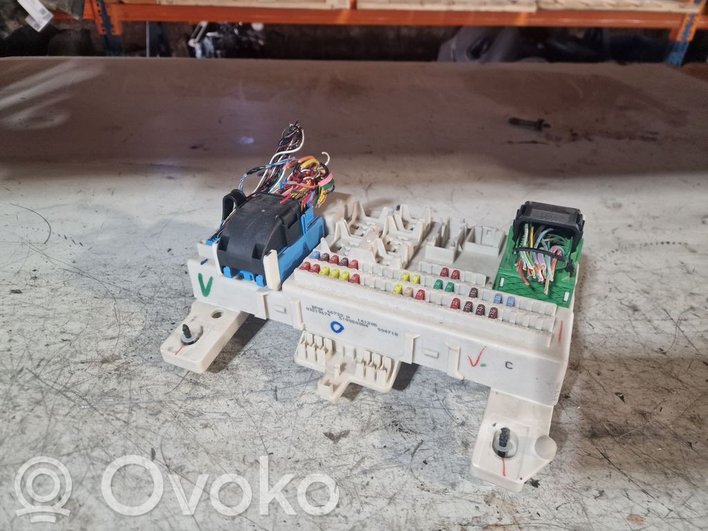 Mazda 3 I Fuse module 