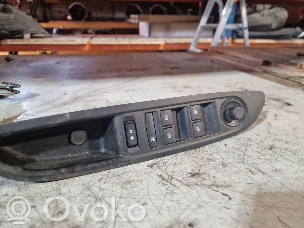 Buick Encore I Electric window control switch 