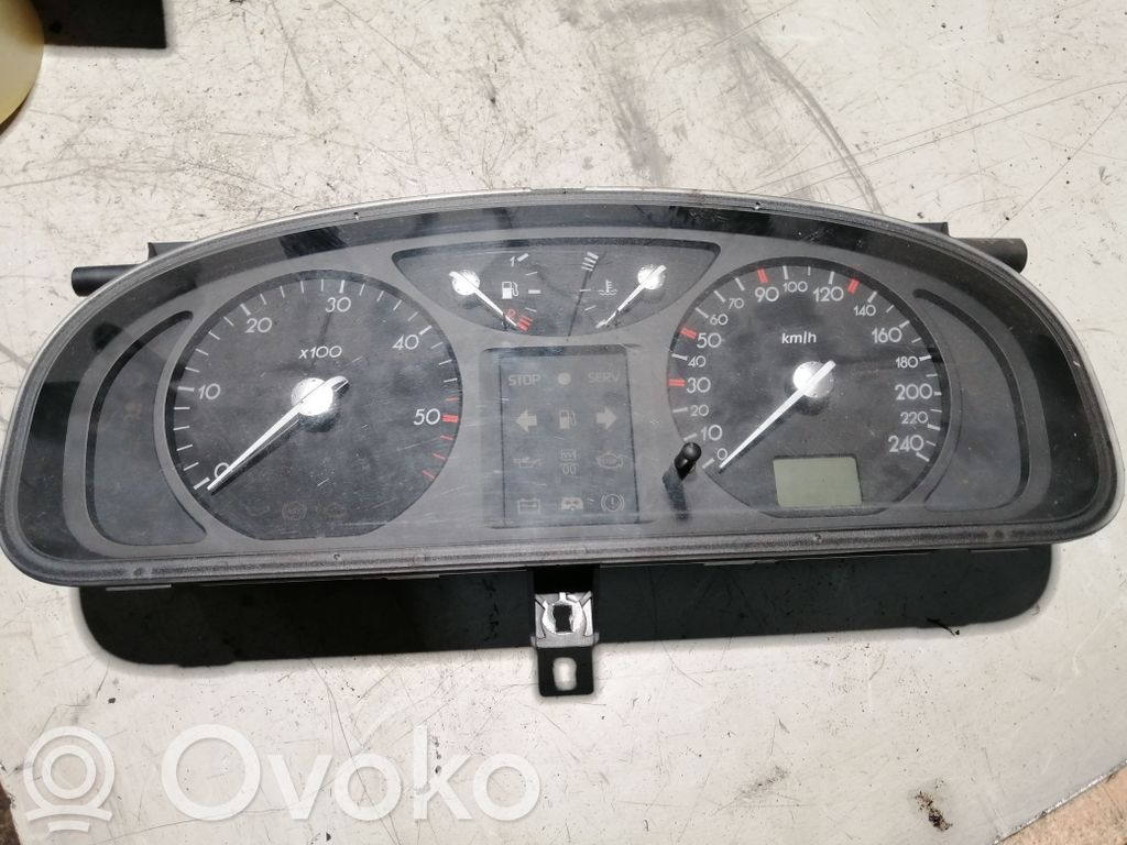 Renault Laguna II Speedometer (instrument cluster) 