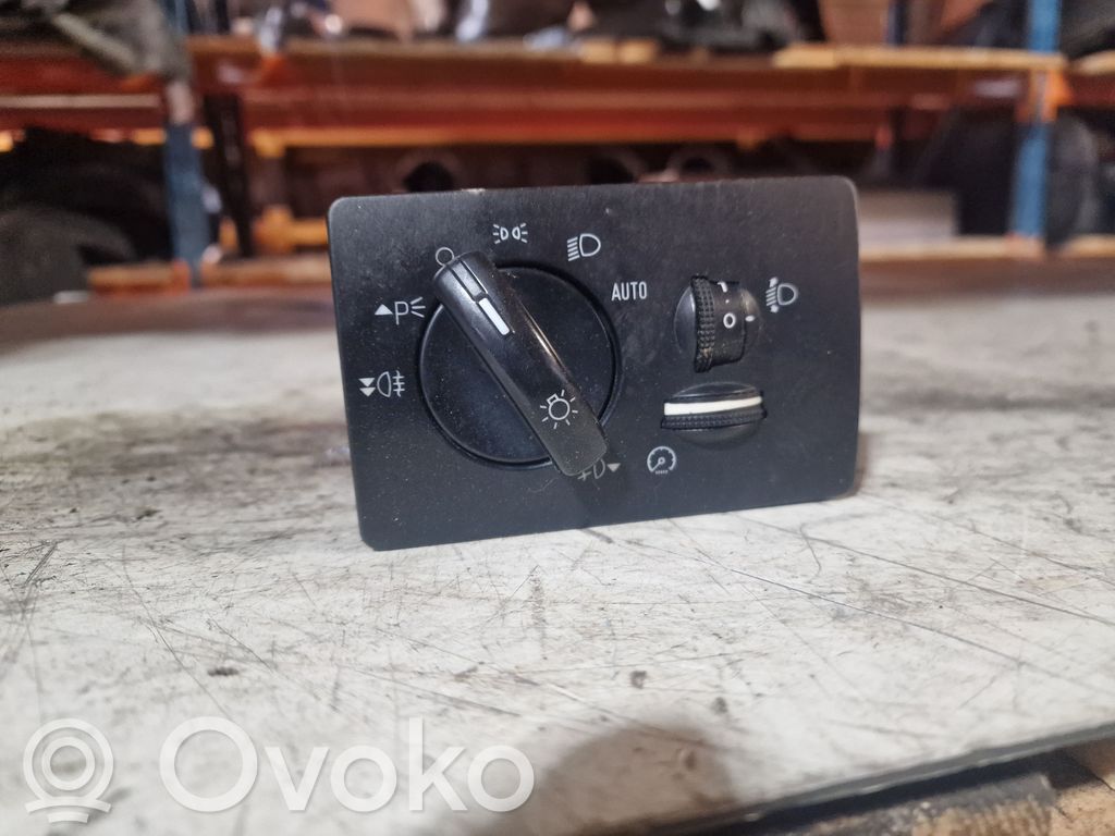 Ford Focus Light switch 