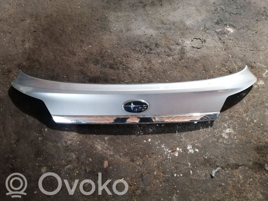 Subaru Outback Tailgate trim 