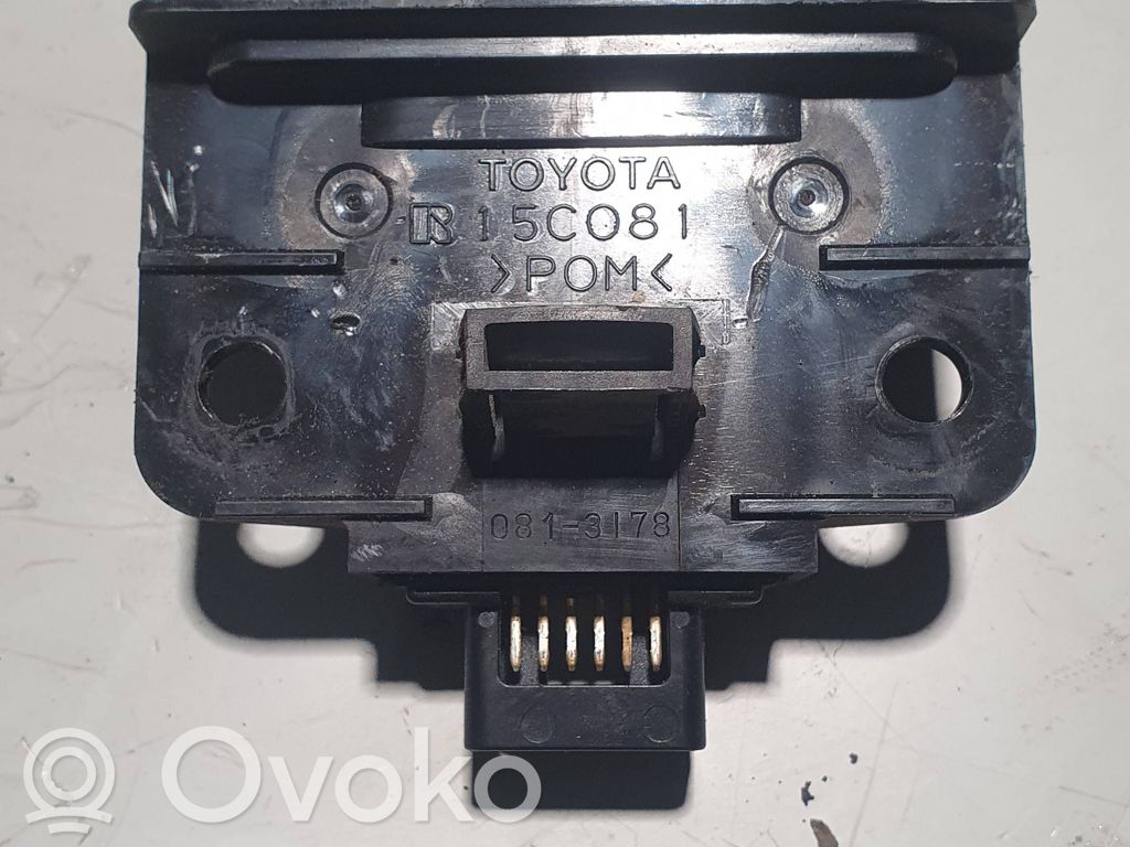 Tailgate/boot open switch button   15C081,0813178