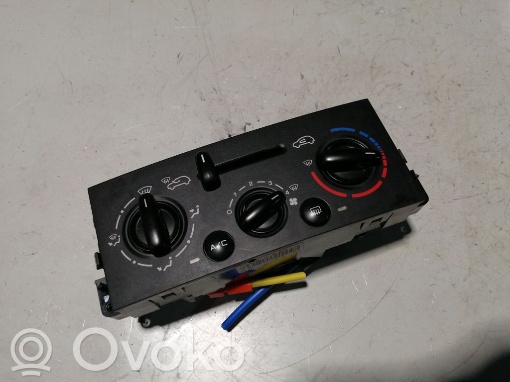 Peugeot 207 Climate control unit 