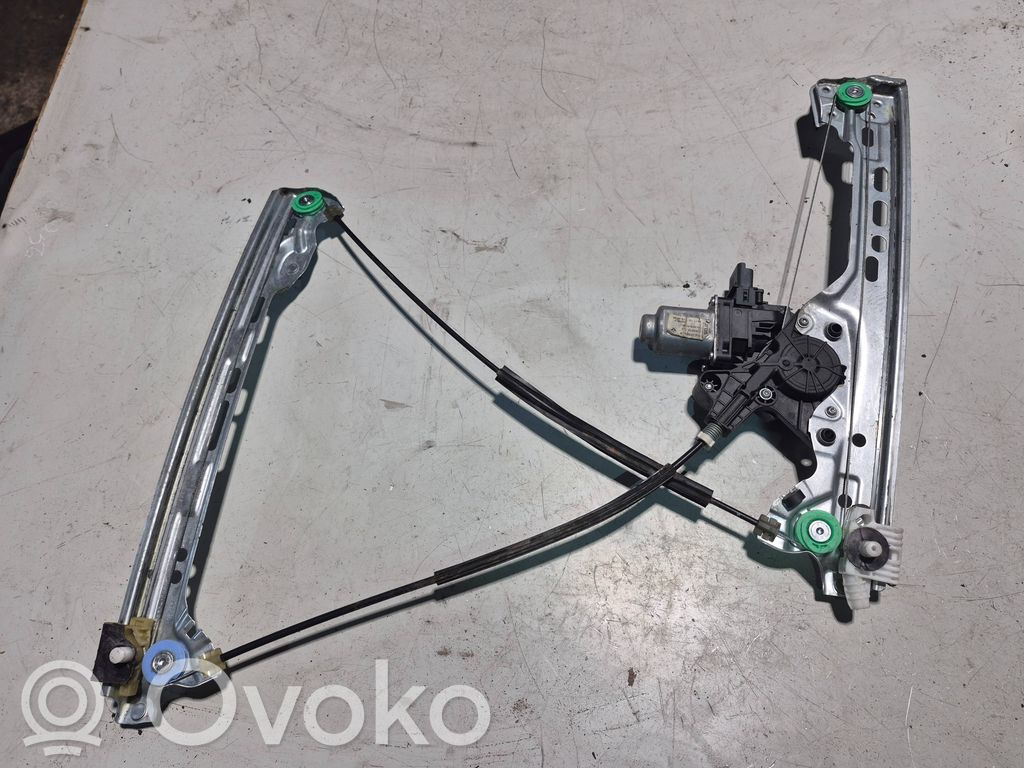 Elektryczny podnośnik szyby drzwi przednich   C42829102
