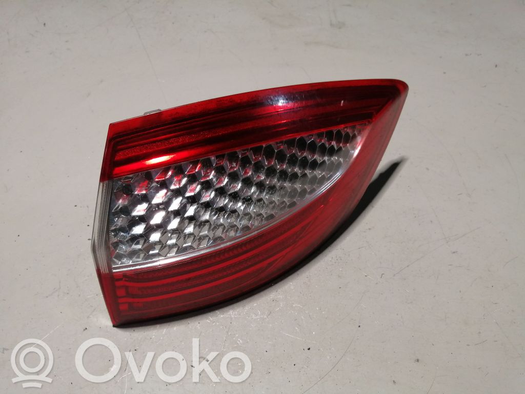 Ford Mondeo MK IV Lampa tylna 