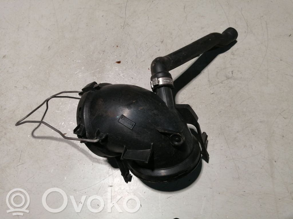Część rury dolotu powietrza   A2731400118,A272018068