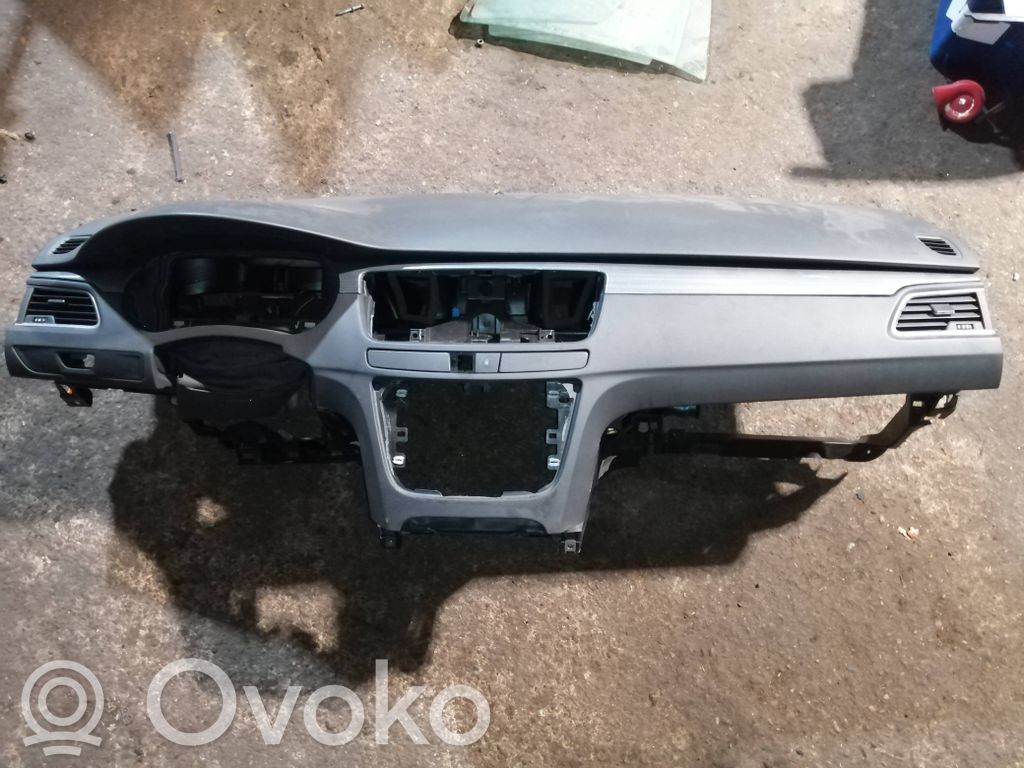 Peugeot 508 Dashboard 