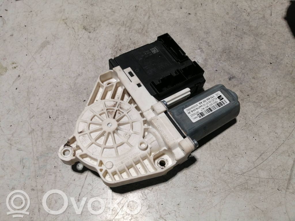 Volkswagen PASSAT CC Silnik regulatora szyby drzwi przednich 