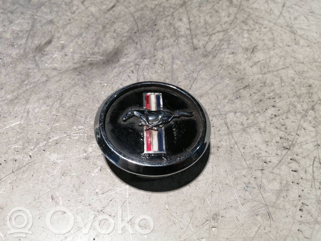 Ford Mustang V Alkuperäinen pölykapseli 