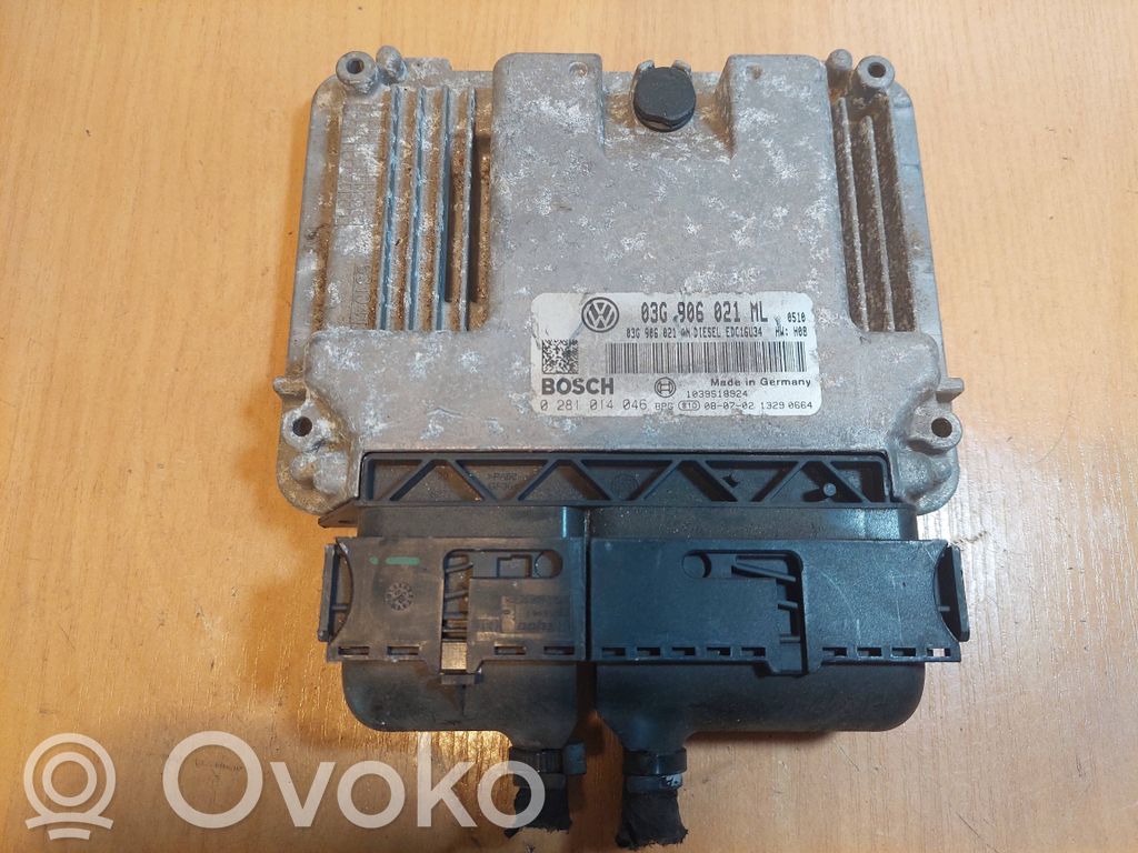 Volkswagen Touran I Engine control unit/module ECU 