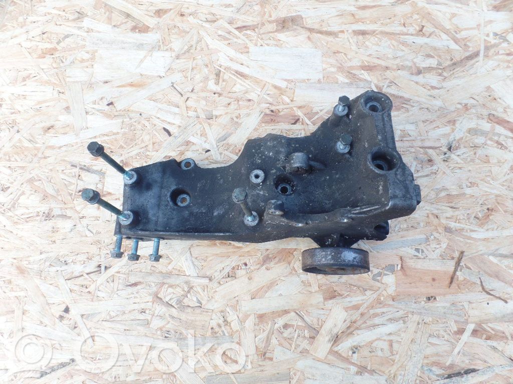 Audi A4 S4 B6 8E 8H Soporte del alternador 