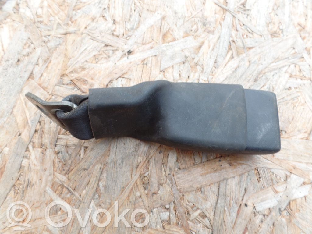 Subaru Outback Klamra tylnego pasa bezpieczeństwa 