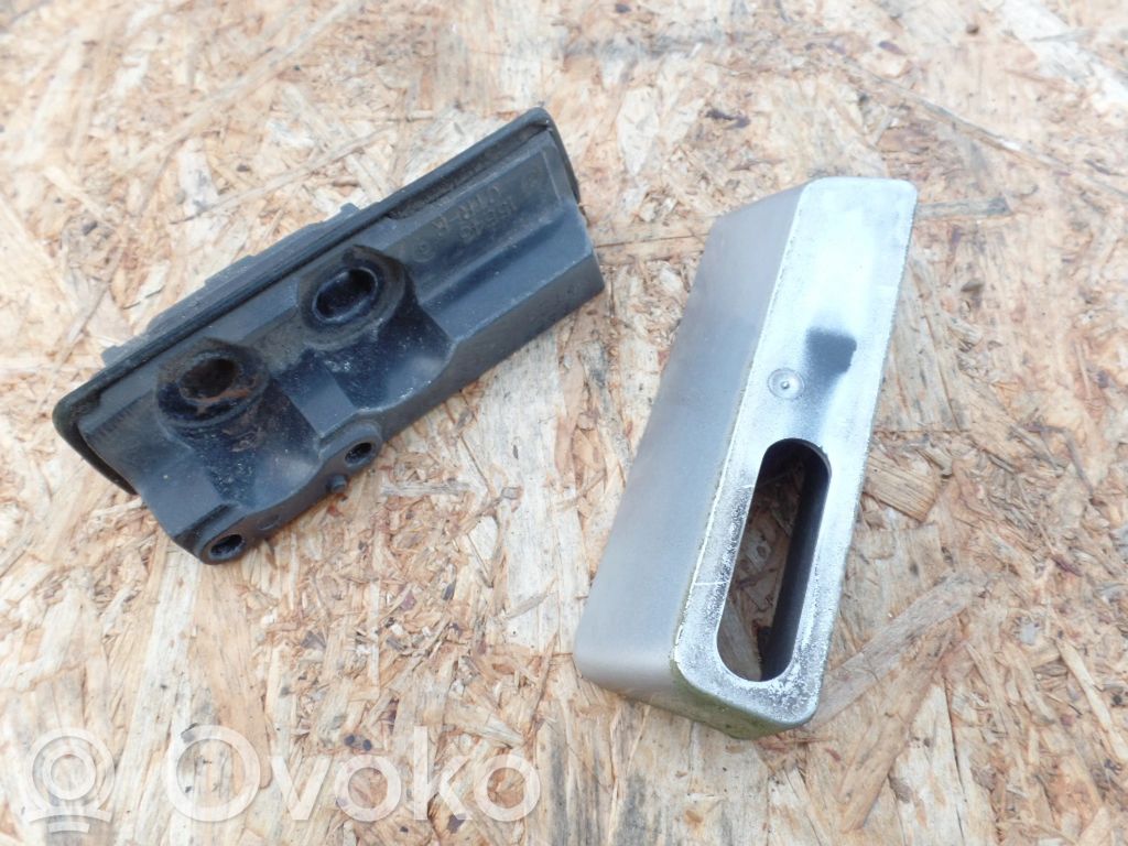 Cache barre de toit   815543