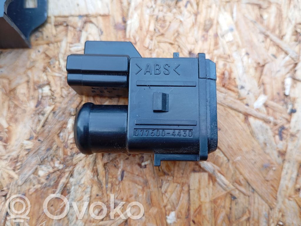 Interior temperature sensor   0775004430