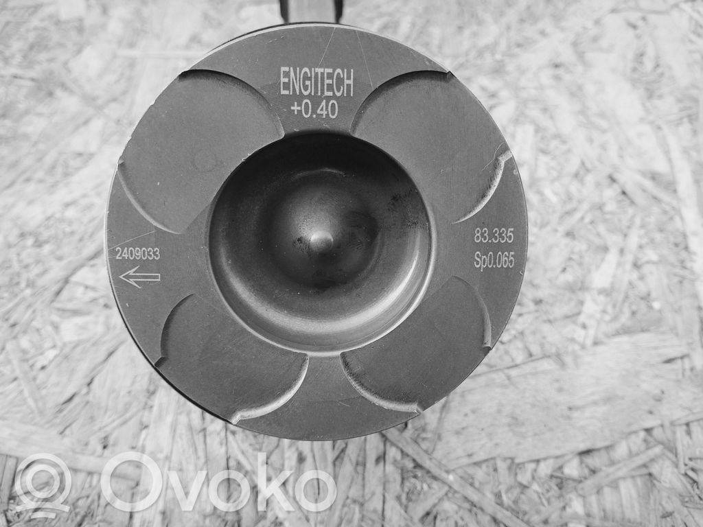 Opel Insignia A Tłok z korbowodem 