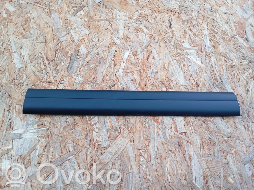 BMW 1 E81 E87 Priekinio slenksčio apdaila (vidinė) 