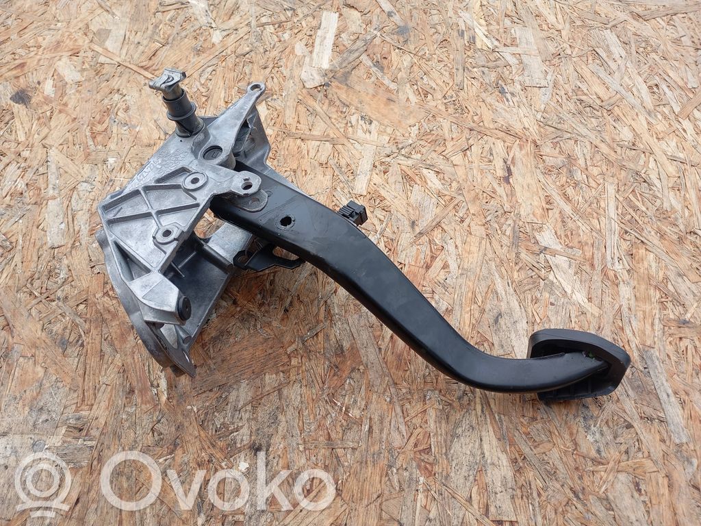 BMW 1 E81 E87 Pedal assembly 