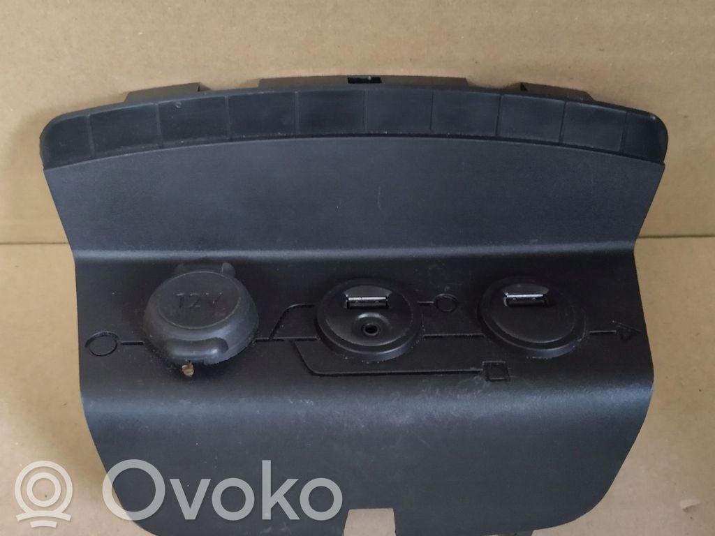 Peugeot 208 I USB-Anschluss 