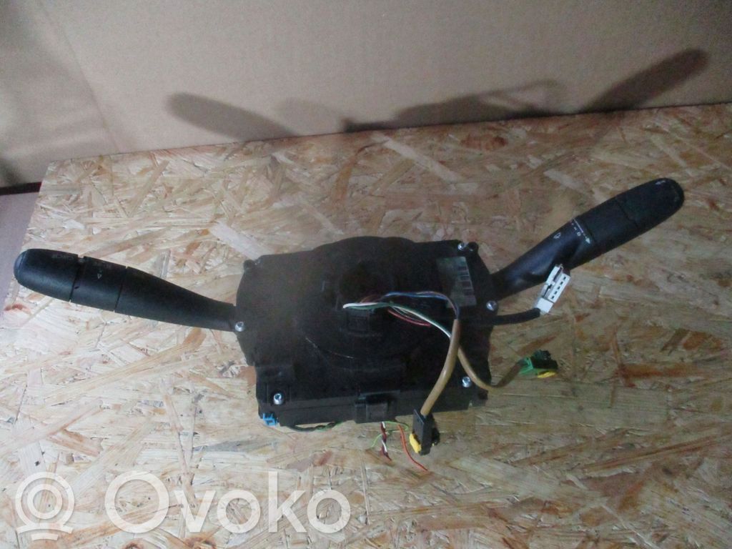 Peugeot 207 CC Interruptor/palanca de limpiador de luz de giro 