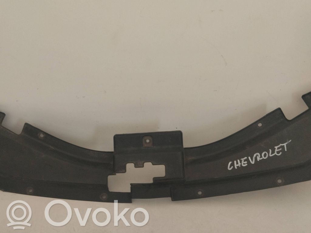 Chevrolet Captiva Garniture de radiateur 