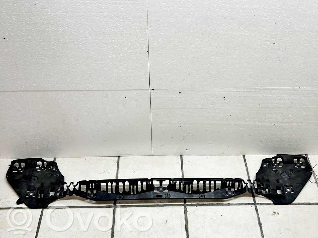 BMW 5 G30 G31 G38 Belka zderzaka tylnego 