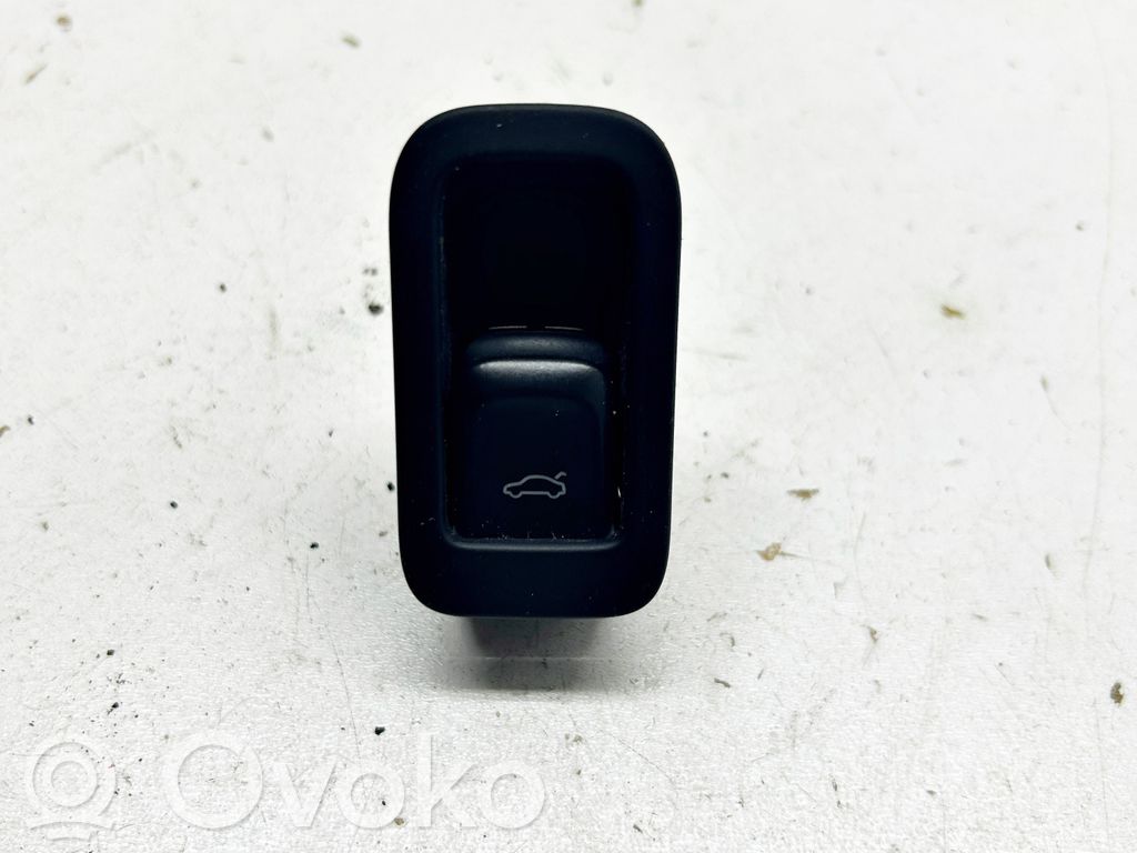 Tailgate/boot open switch button   1003270,074203S,1493047,8K0959831A