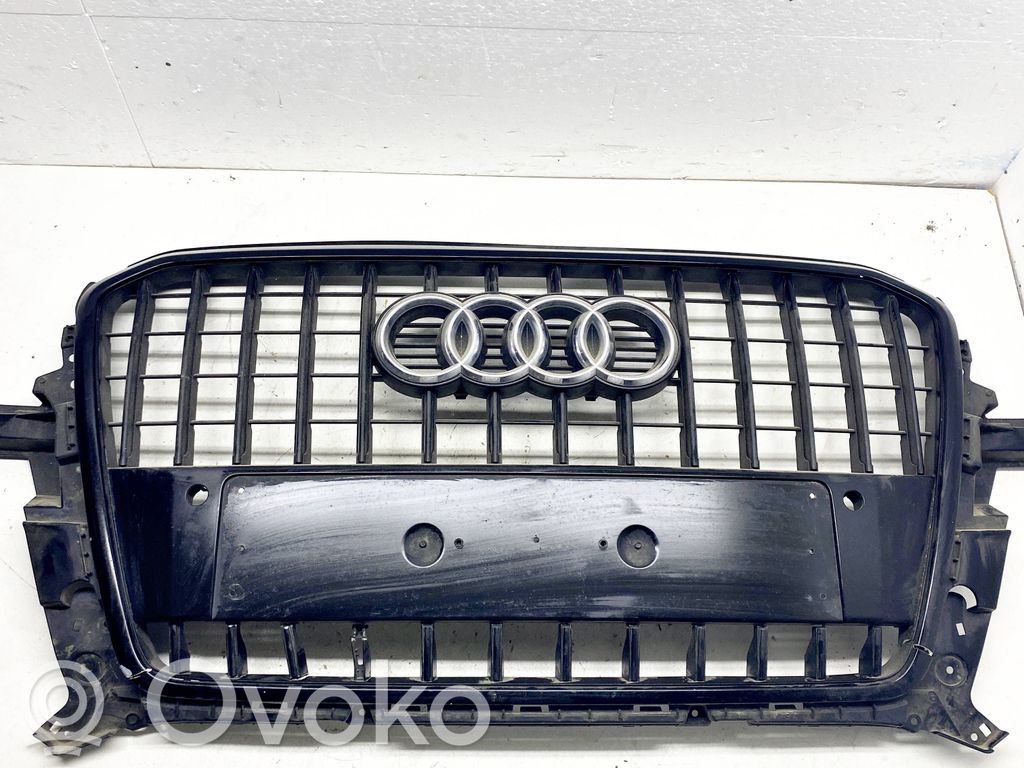 Audi Q3 8U Maskownica / Grill / Atrapa górna chłodnicy 