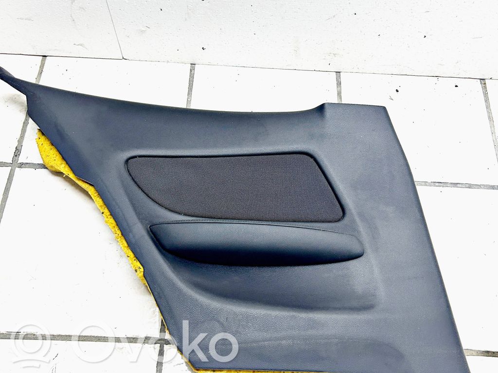 BMW 1 E81 E87 Takaoven verhoilu 