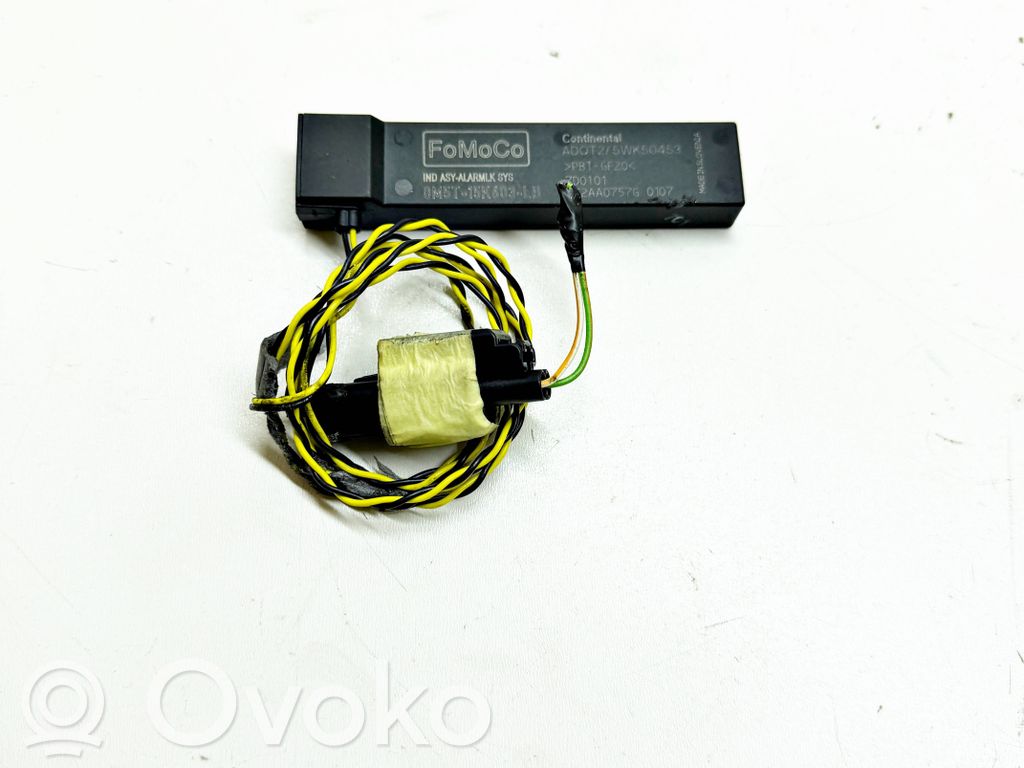 Antenos stiprintuvas   8M5T15K603LB,5WK50453,032AA0757