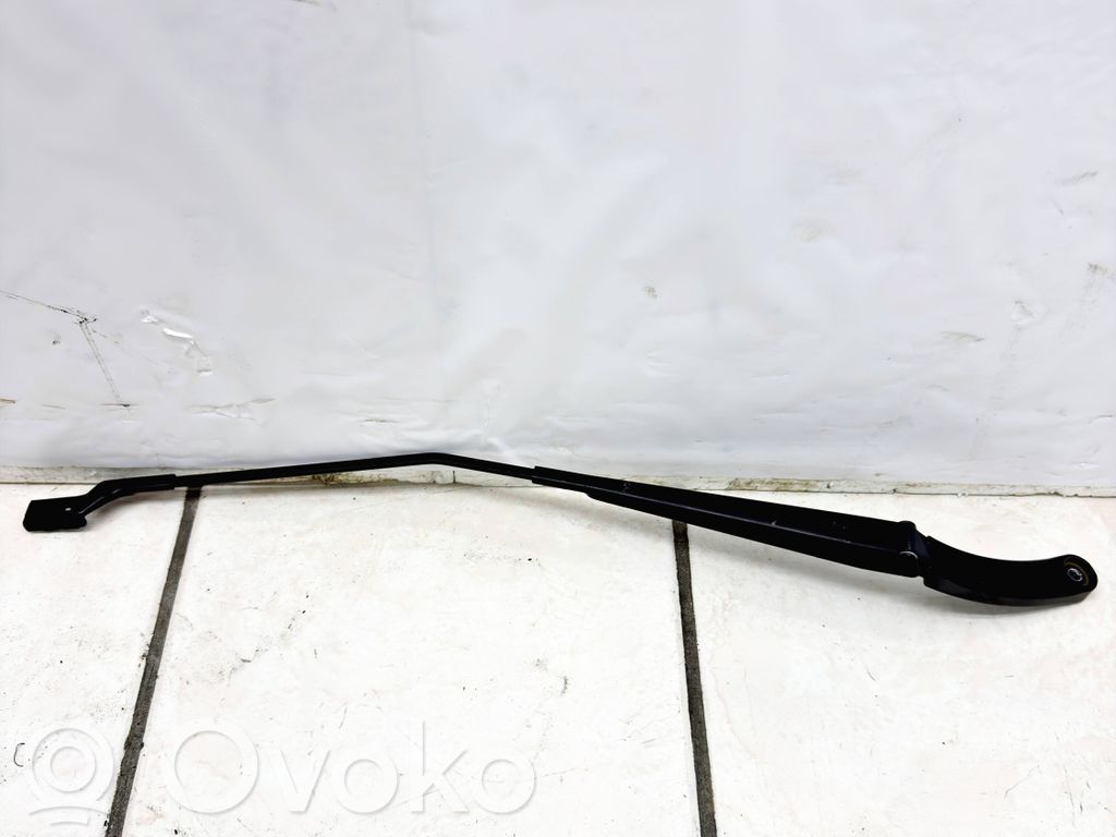 Volkswagen Polo VI Front wiper blade arm 