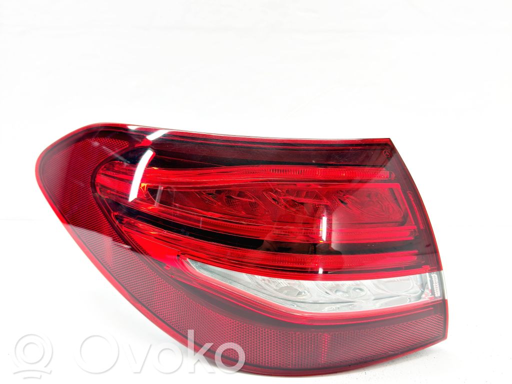 Mercedes-Benz C W205 Lampă spate în caroserie 