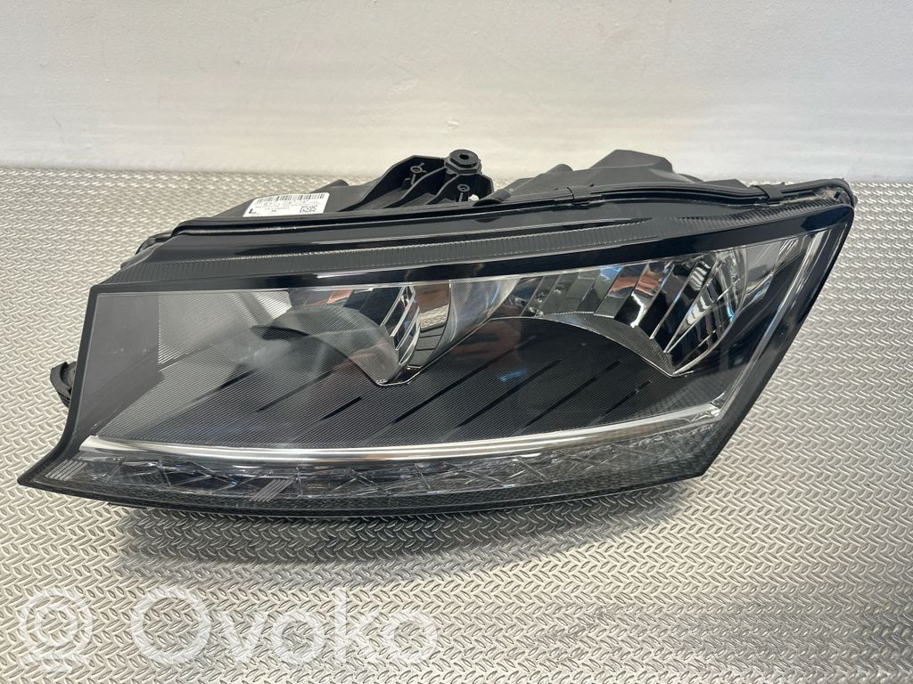 Skoda Fabia Mk3 (NJ) Lampa przednia 