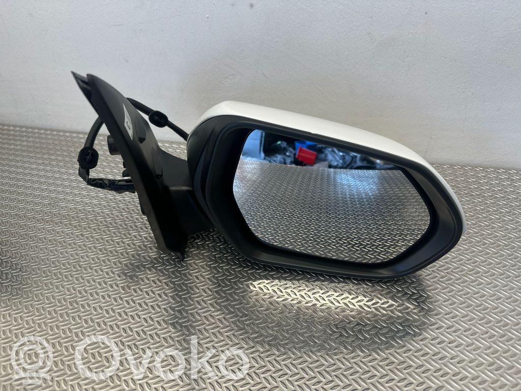 Toyota Yaris XP210 Front door electric wing mirror 