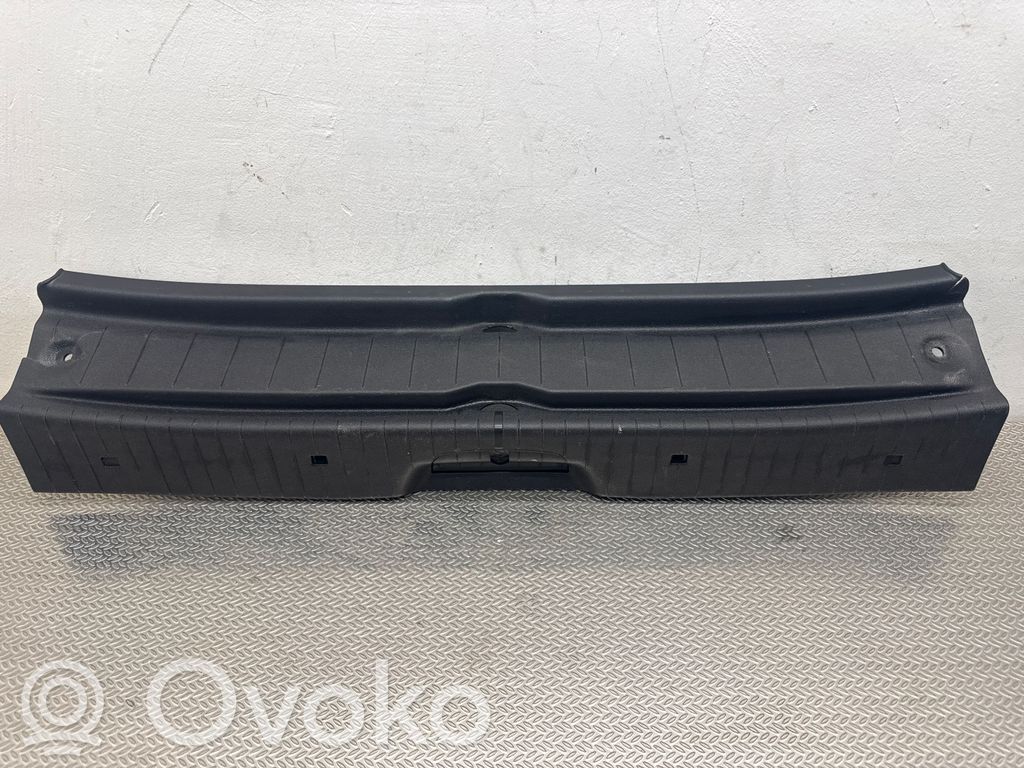 Osłona pasa bagażnika   A1696930091,A1696900041