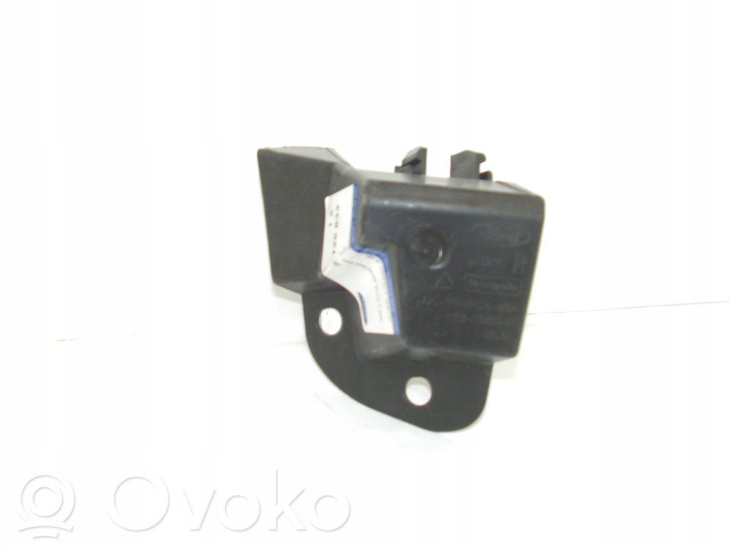 Ford Fiesta Takapuskurin kannake 