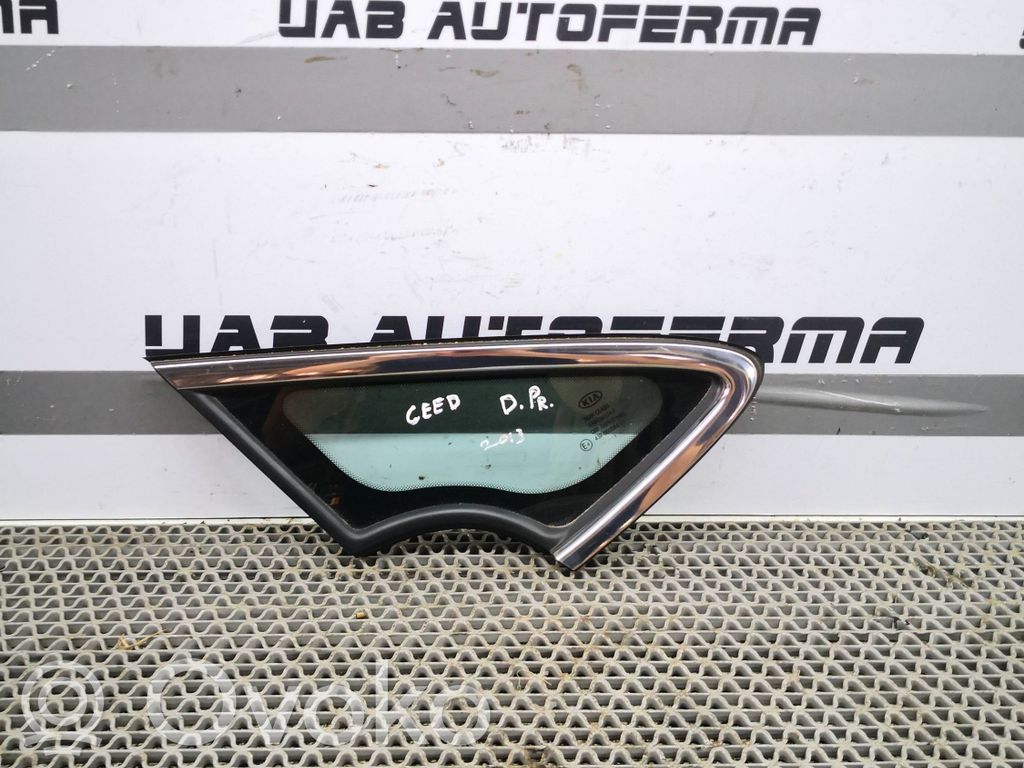 KIA Ceed Front triangle window/glass 