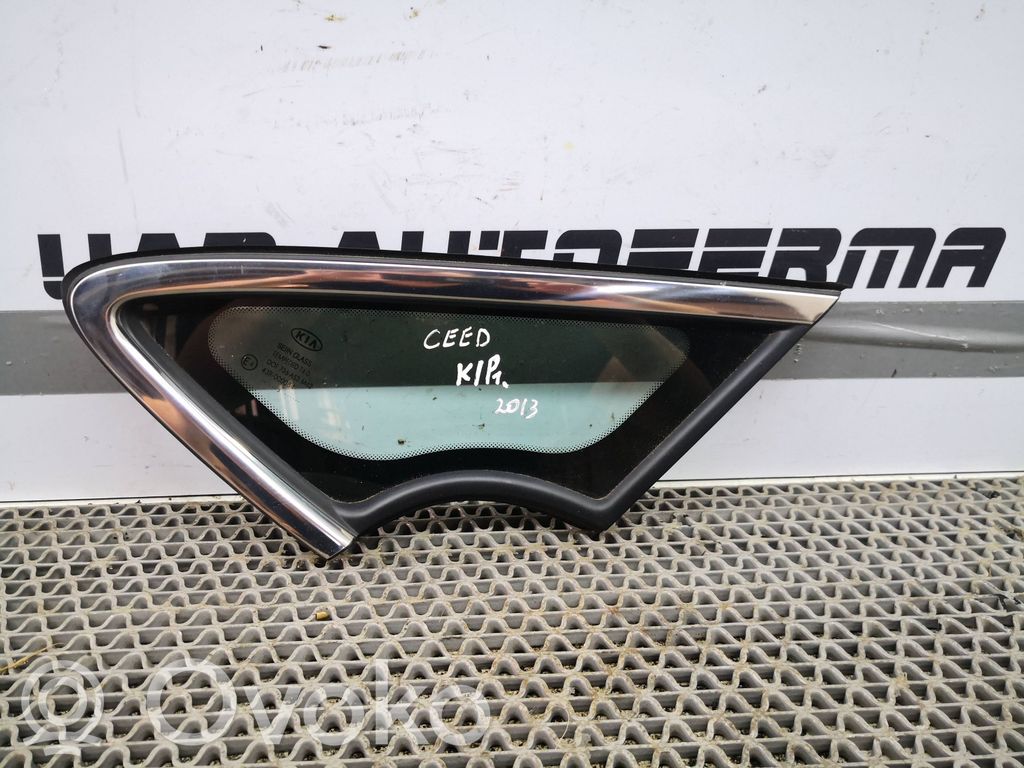 KIA Ceed Front triangle window/glass 