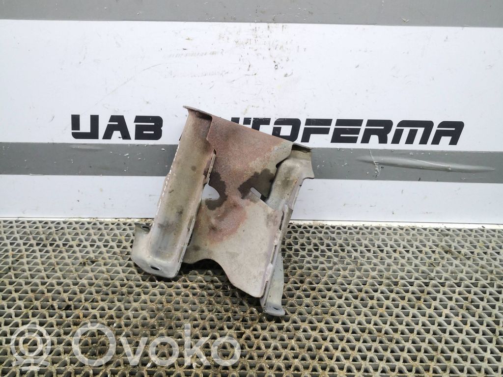 Nissan Qashqai Engine mounting bracket 